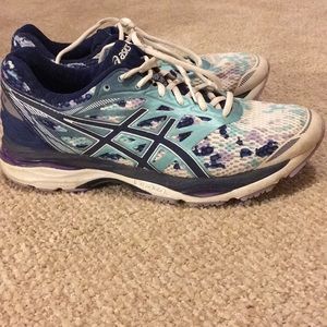 women’s asics gel-cumulus running shoes